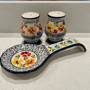 Spoon rest & shakers